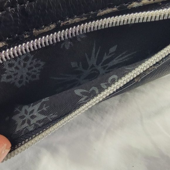 Loungefly x Disney Frozen Elsa Iridescent Snowflake Trifold Wallet Black - Picture 7 of 9